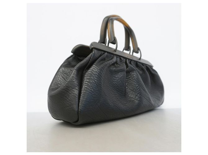 Gucci Handtasche aus schwarzem Leder - Ansicht 2