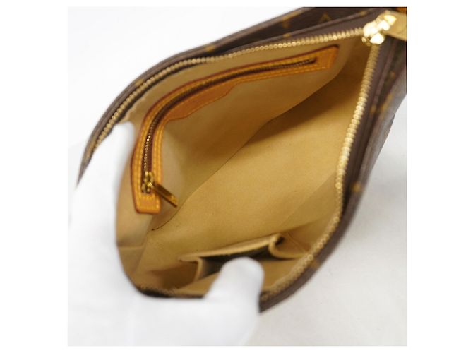 Bolso de hombro Louis Vuitton Monogram Looping MM Castaño - vista 4