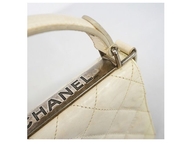 Sac à main Chanel 2.55 Matelassé en cuir blanc - vue 10
