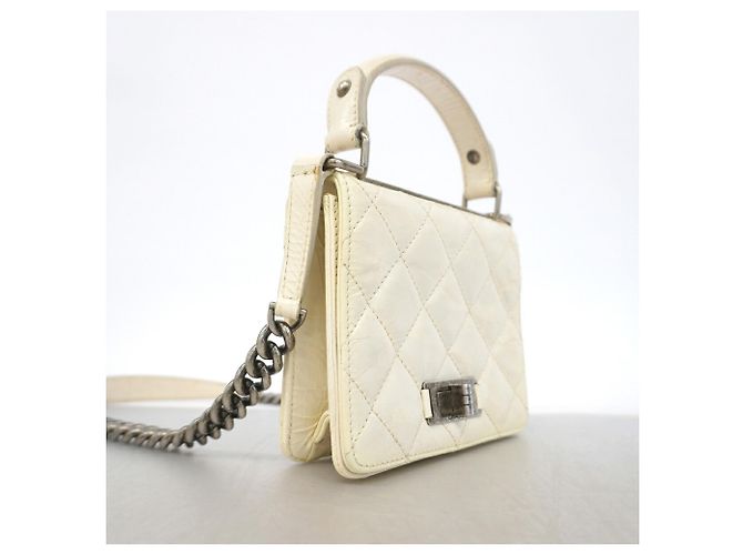 Sac à main Chanel 2.55 Matelassé en cuir blanc - vue 2