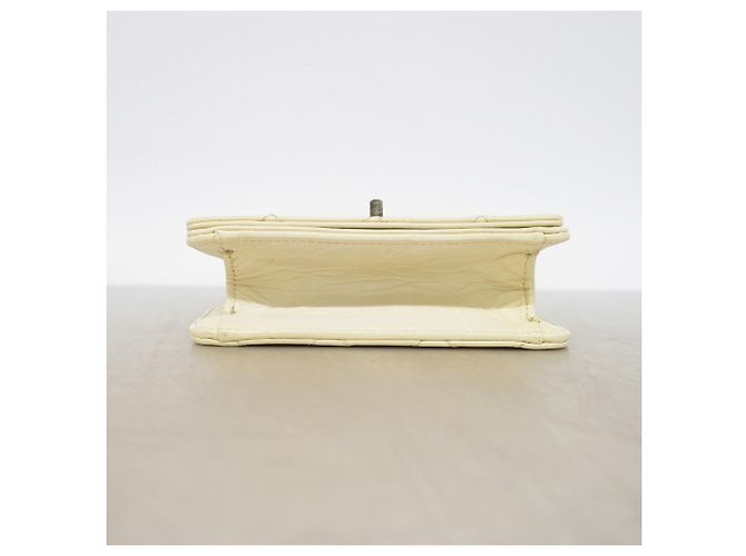 Sac à main Chanel 2.55 Matelassé en cuir blanc - vue 3