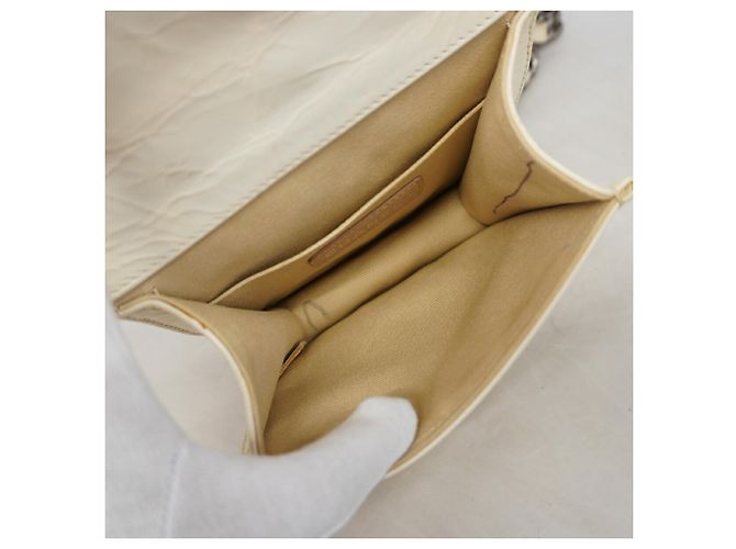 Sac à main Chanel 2.55 Matelassé en cuir blanc - vue 4
