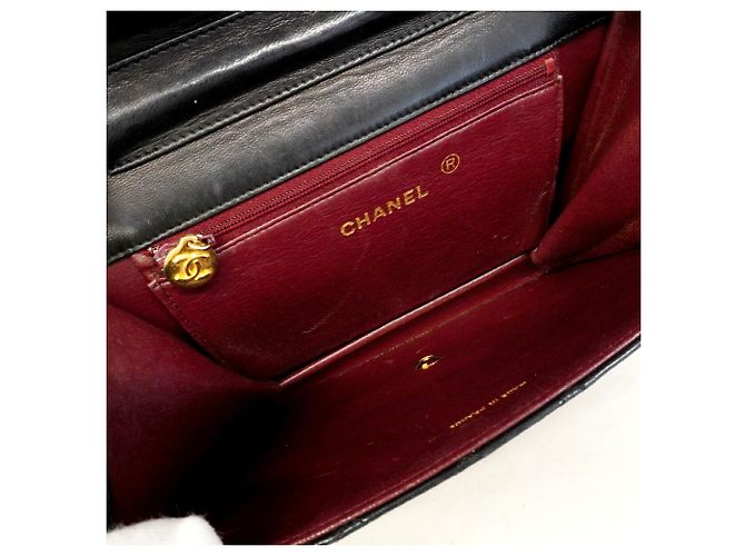Chanel Matelassé Chain Shoulder Bag Black - view 4
