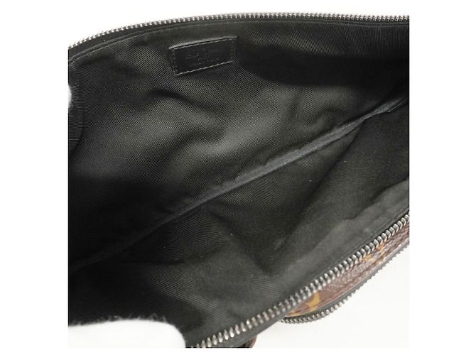 Sac banane Louis Vuitton Monogram Macassar Christopher Marron Noir - vue 4