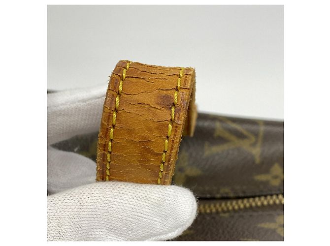 Bolso de hombro Louis Vuitton Monogram Cite GM Castaño - vista 11