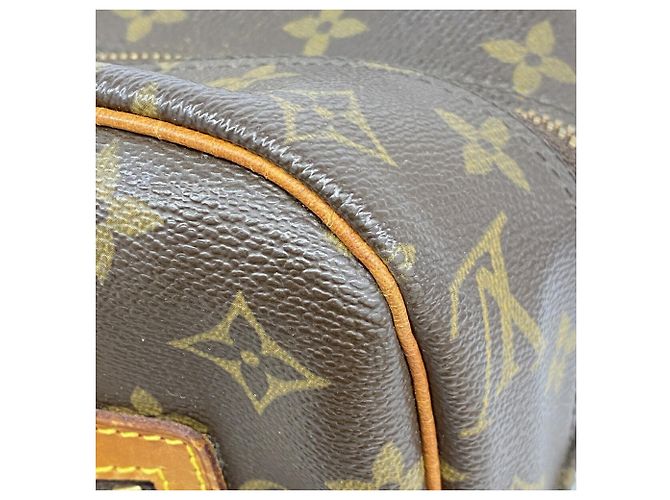 Bolso de hombro Louis Vuitton Monogram Cite GM Castaño - vista 12