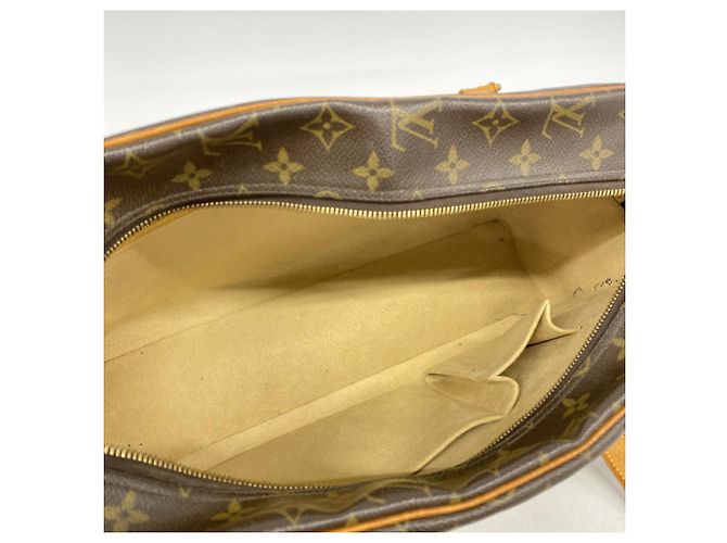 Bolso de hombro Louis Vuitton Monogram Cite GM Castaño - vista 4