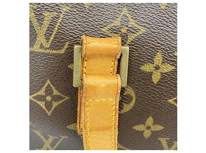 Bolso de hombro Louis Vuitton Monogram Cite GM Castaño - vista 8