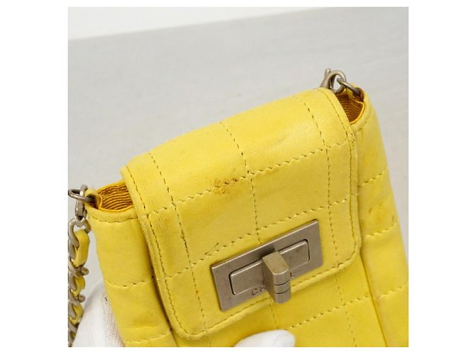 Borsa a tracolla Chanel 2.55 in pelle d'agnello gialla Giallo - vista 11