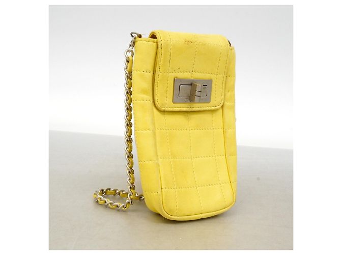 Borsa a tracolla Chanel 2.55 in pelle d'agnello gialla Giallo - vista 2