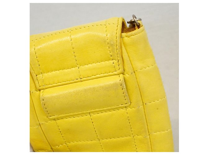 Borsa a tracolla Chanel 2.55 in pelle d'agnello gialla Giallo - vista 7