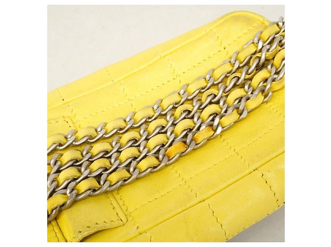 Borsa a tracolla Chanel 2.55 in pelle d'agnello gialla Giallo - vista 8