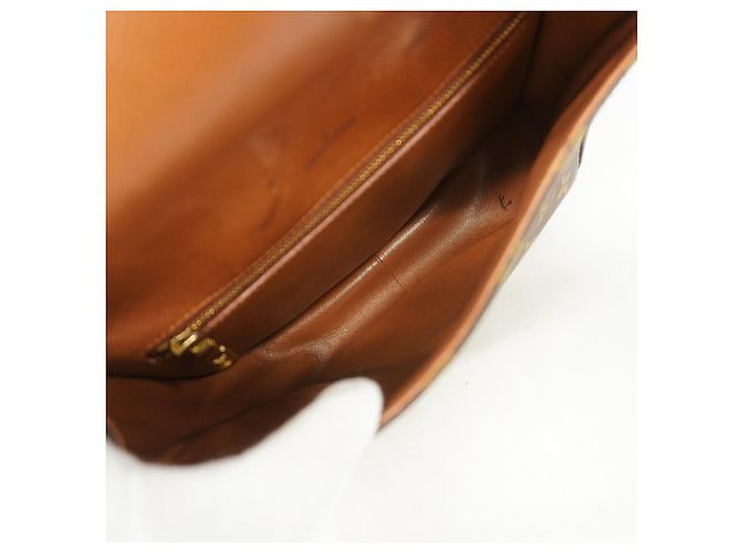 Bolsa de Ombro Louis Vuitton Monogram Saint Cloud GM Marrom - vista 4