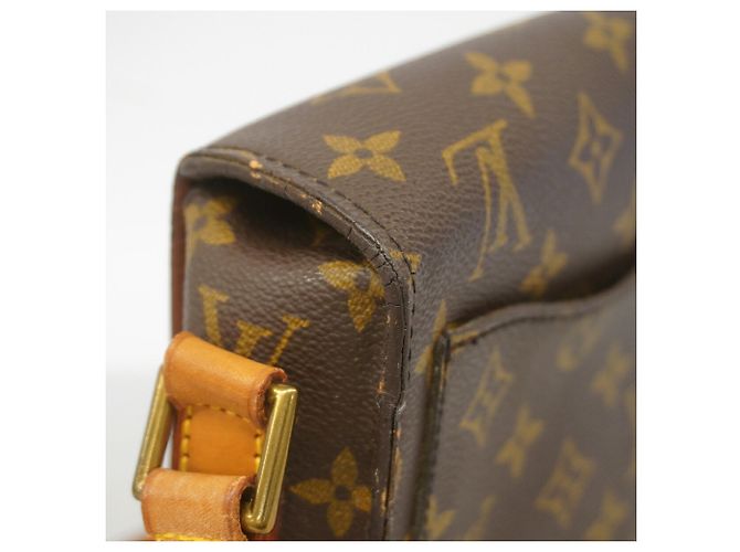 Bolsa de Ombro Louis Vuitton Monogram Saint Cloud GM Marrom - vista 8