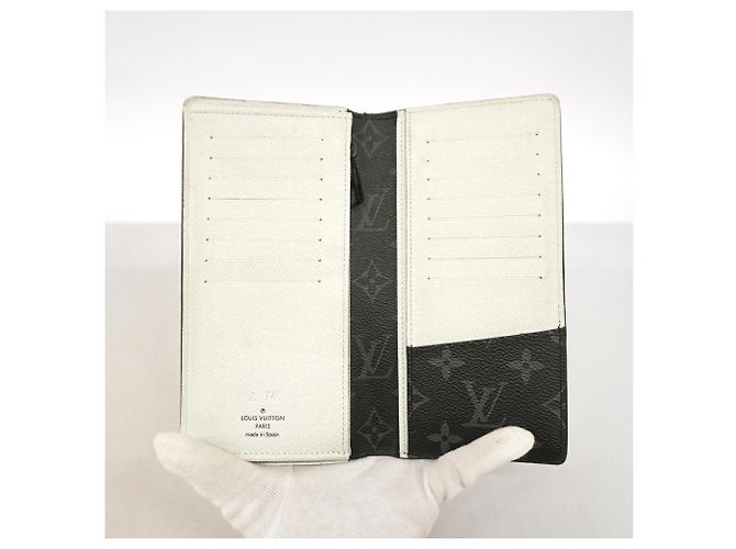 Louis Vuitton Epi Monogram Eclipse Portefeuille Brazza Long Wallet Azul marino - vista 3
