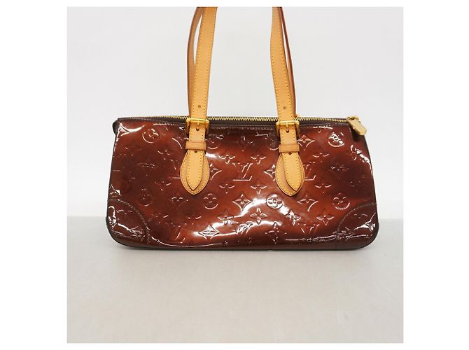 Borsa a tracolla Louis Vuitton Vernis Rosewood Avenue Bordò - vista 11