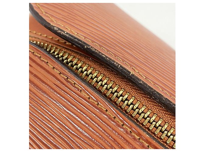 Bolso Louis Vuitton Epi Soufflot Castaño - vista 7