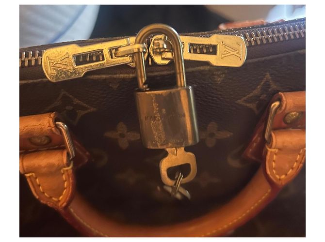 Louis Vuitton Alma PM Monogram Marrom - vista 3