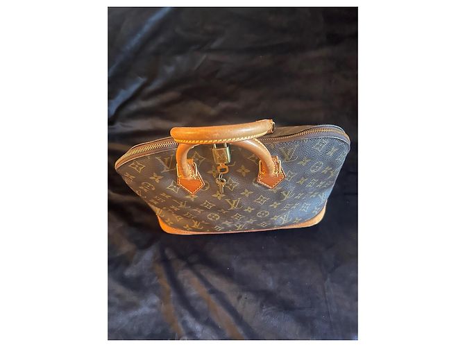 Louis Vuitton Alma PM Monogram Marrom - vista 4