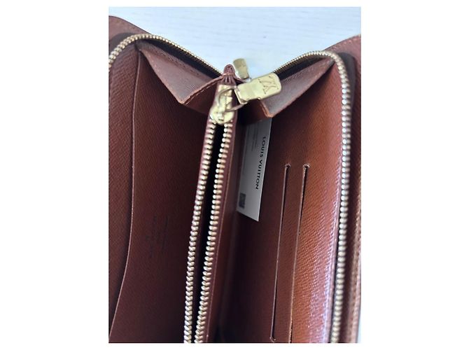 Louis Vuitton Monogram Zip-Around Wallet Brown - view 3