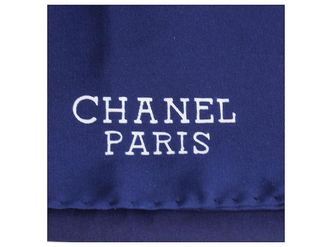Lenço Chanel de seda estampado joias Azul Verde Roxo Gold hardware - vista 3
