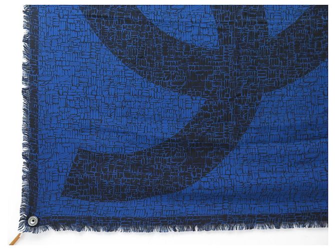 NEUES CHANEL LOGO CC SEIDENTUCH IN BLAU MIT FRANSEN CARRE BLUE SILK SCARF - Ansicht 5