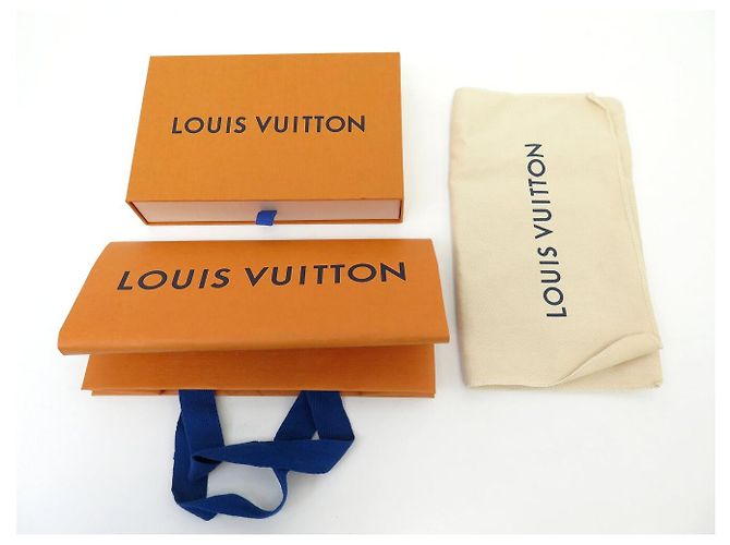 NOVA CAPA DE PASSAPORTE LOUIS VUITTON POCHETTE M64502 EM TOILE MONOGRAM Marrom - vista 8