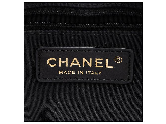 Chanel Calfskin CC Medium Vanity Case Black - view 8
