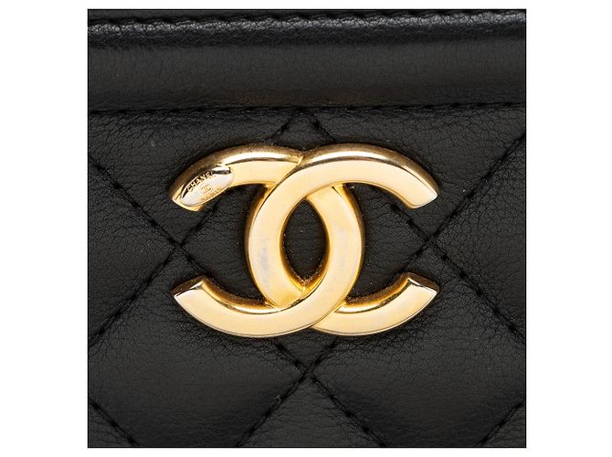 Chanel Calfskin CC Medium Vanity Case Black - view 9