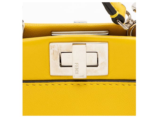 Fendi Peekaboo Micro Schultertasche aus Nappa-Leder Gelb - Ansicht 9
