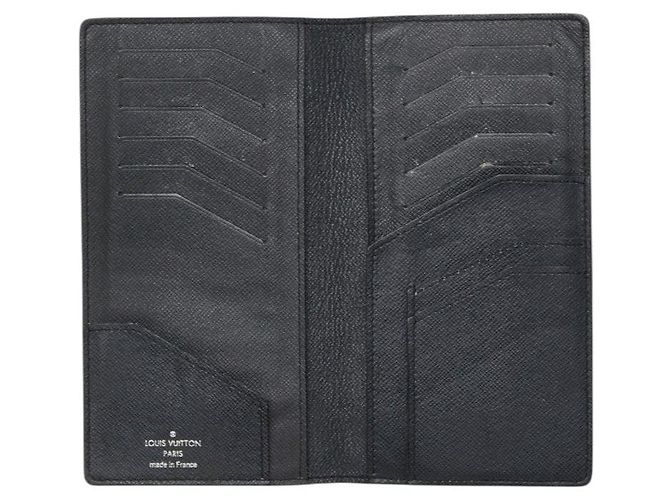 Louis Vuitton Portefeuille Long Taiga Leather Wallet Black - view 6