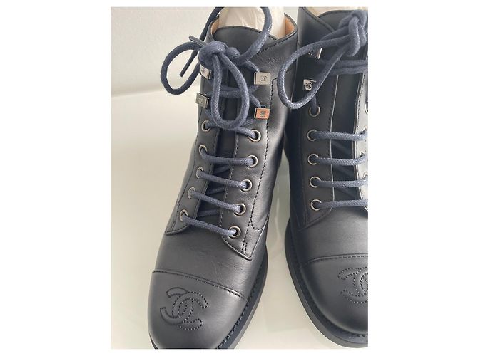 Chanel Blue Leather Lace-Up Boots with CC Logo Black Dark blue - view 5