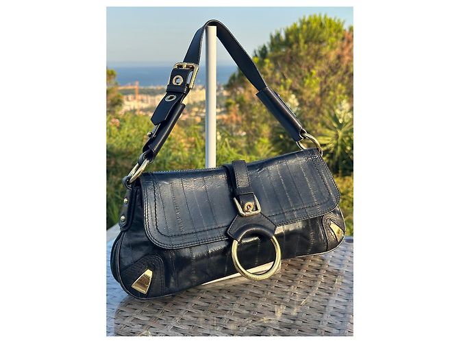 Dolce & Gabbana Handtasche aus schwarzem Lackleder - Ansicht 2