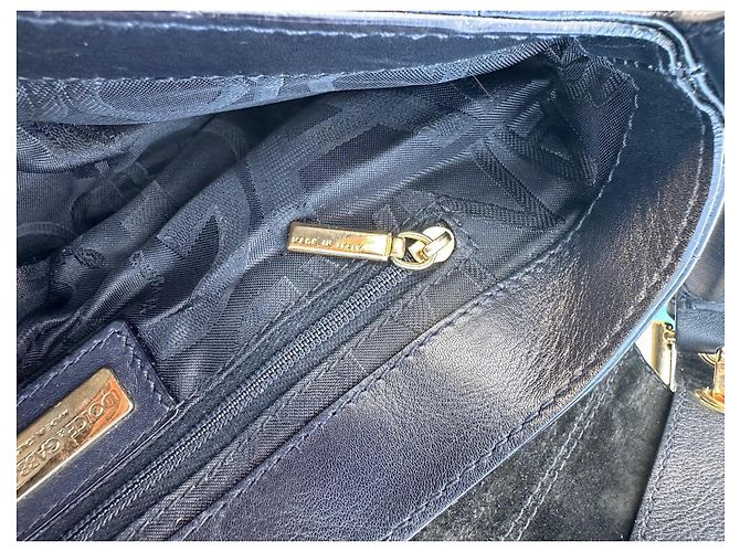 Dolce & Gabbana Handtasche aus schwarzem Lackleder - Ansicht 3