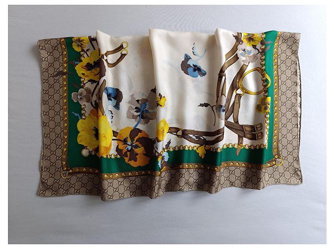 Gucci Lenço de seda Flora Horsebit Marrom Branco Azul Bege Dourado Verde Amarelo - vista 3