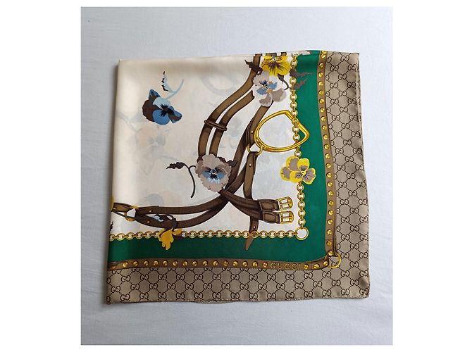 Gucci Lenço de seda Flora Horsebit Marrom Branco Azul Bege Dourado Verde Amarelo - vista 4
