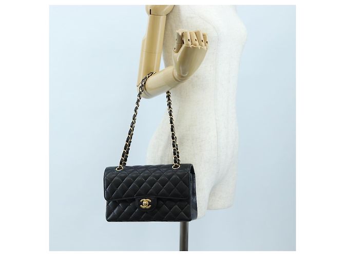 Borsa a tracolla CHANEL Chain Matelasse 23 Pelle Caviar Nero Oro CC Auth BA16030SV D'oro - vista 32