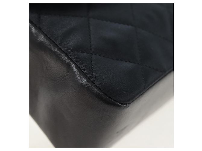 Borsa a tracolla CHANEL Matelasse con catena in raso nero e oro CC Auth BA15768SAM D'oro - vista 15