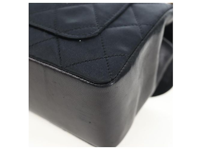 Borsa a tracolla CHANEL Matelasse con catena in raso nero e oro CC Auth BA15768SAM D'oro - vista 18