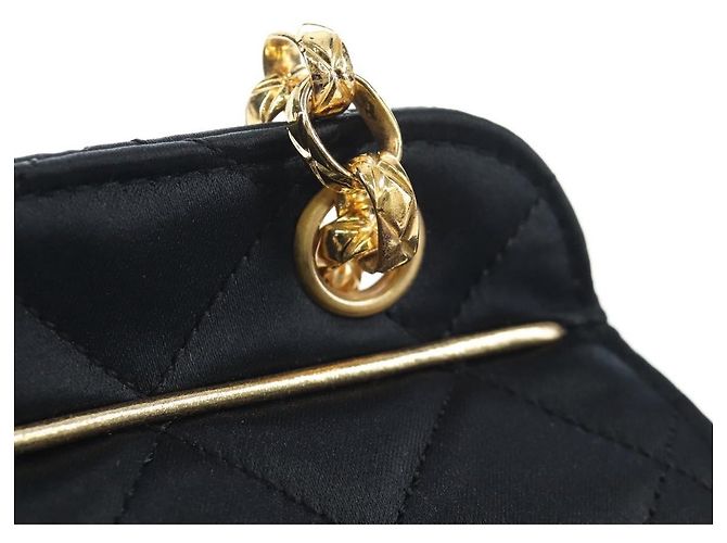 Borsa a tracolla CHANEL Matelasse con catena in raso nero e oro CC Auth BA15768SAM D'oro - vista 19