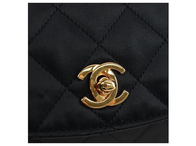 Borsa a tracolla CHANEL Matelasse con catena in raso nero e oro CC Auth BA15768SAM D'oro - vista 20