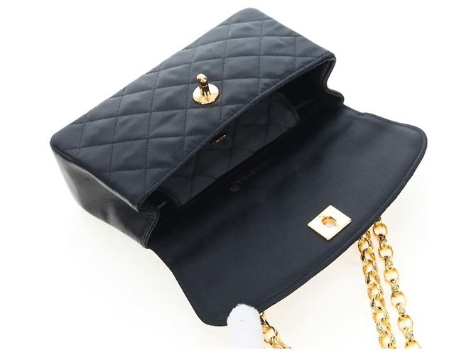 Borsa a tracolla CHANEL Matelasse con catena in raso nero e oro CC Auth BA15768SAM D'oro - vista 21