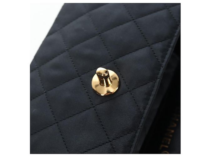 Borsa a tracolla CHANEL Matelasse con catena in raso nero e oro CC Auth BA15768SAM D'oro - vista 23