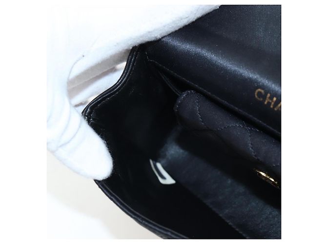 Borsa a tracolla CHANEL Matelasse con catena in raso nero e oro CC Auth BA15768SAM D'oro - vista 26