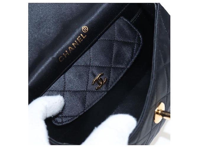 Borsa a tracolla CHANEL Matelasse con catena in raso nero e oro CC Auth BA15768SAM D'oro - vista 27