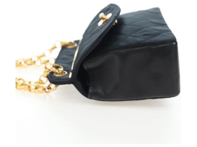 Borsa a tracolla CHANEL Matelasse con catena in raso nero e oro CC Auth BA15768SAM D'oro - vista 3