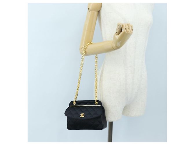 Borsa a tracolla CHANEL Matelasse con catena in raso nero e oro CC Auth BA15768SAM D'oro - vista 33