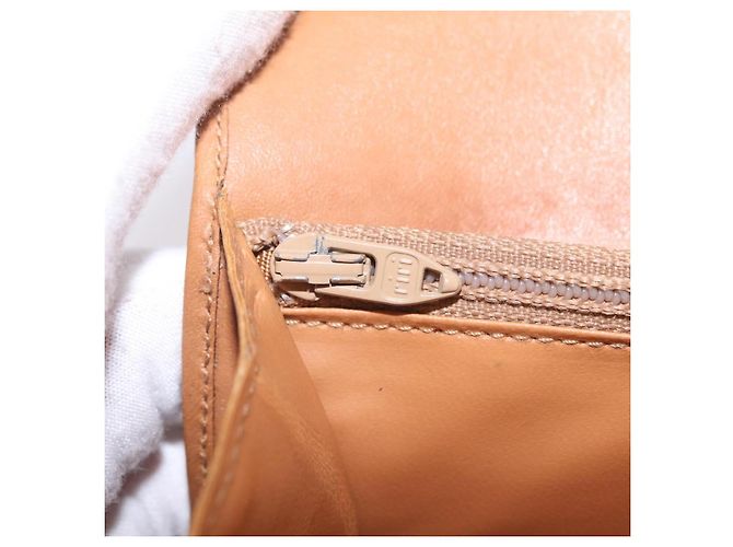 Céline Portafoglio lungo CELINE Macadam Canvas PVC Beige Gold Auth 205392A D'oro - vista 24