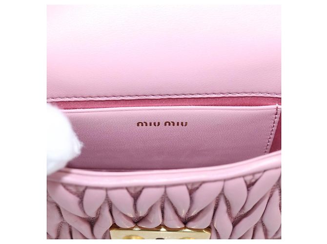 Borsa a tracolla Miu Miu Matelassé con catena in pelle Pink Gold Auth 207619V Rosa D'oro - vista 18