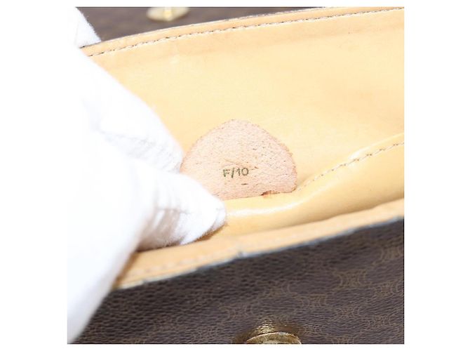 Céline Bolsa de Ombro CELINE Macadam Medallion PVC Marrom Tom Dourado Auth 207584 - vista 12